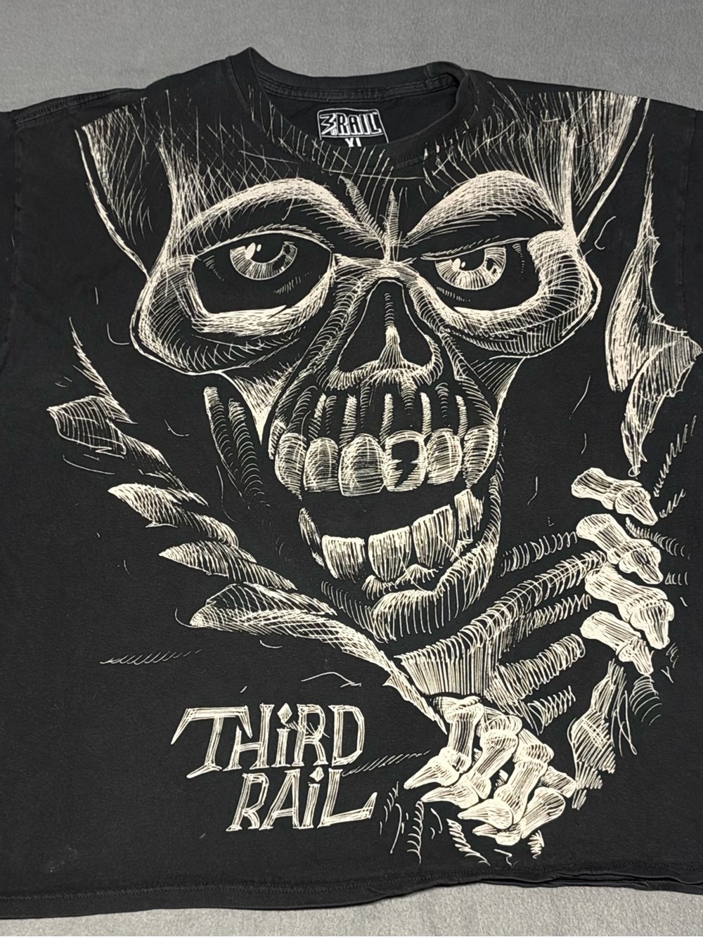 Third Rail Men’s Black Skull Graphic Print T-Shirt Crew Neck Short Sleeve XL Y2K